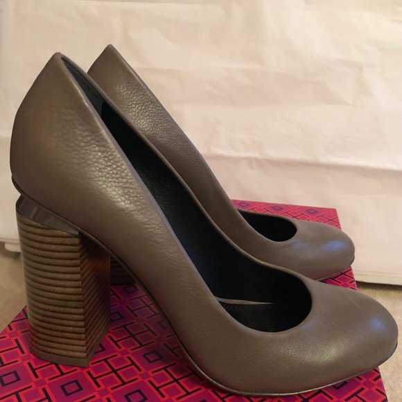 Tory Burch Shoes - NIB Tory Burch Jones 100mm Pump Size 7